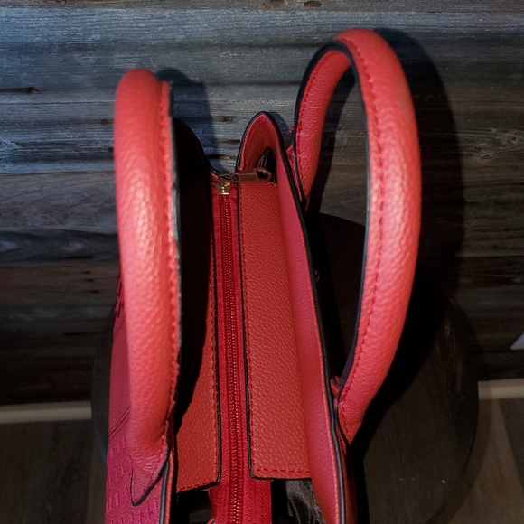 🤩Red Purse🤩 - Picture 6 of 8